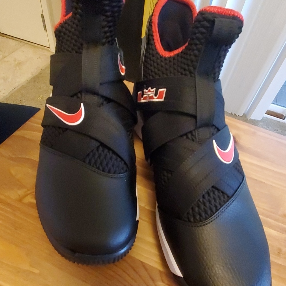 Nike LeBron Soldiers